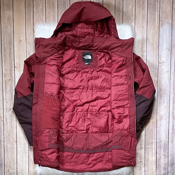 The North Face Men’s Chakal Jacket - Picture 5 of 10